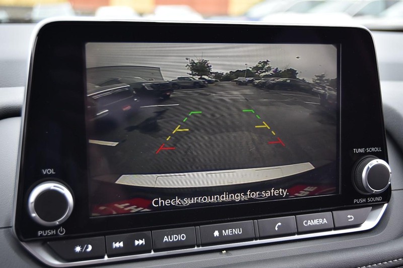 Nissan Rogue Vehicle Image 13