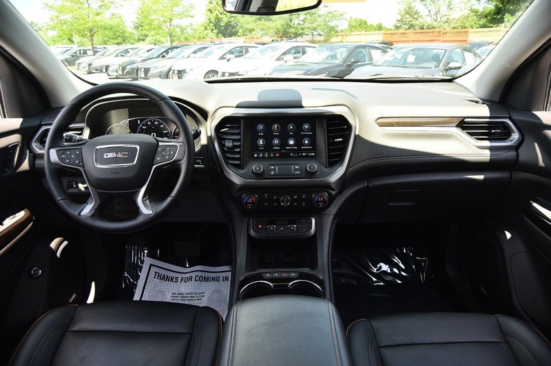 GMC Acadia Vehicle Image 08