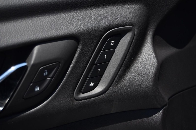 GMC Acadia Vehicle Image 12