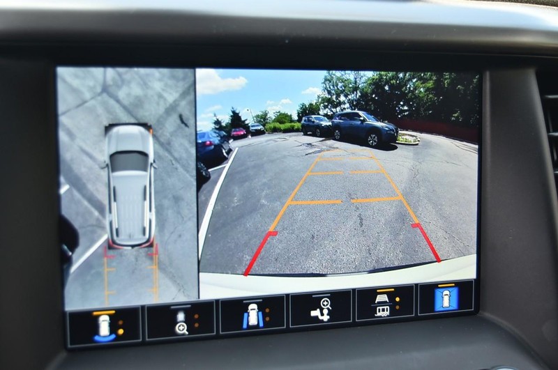 GMC Acadia Vehicle Image 16