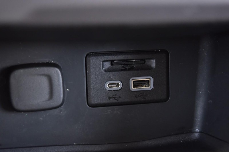 GMC Acadia Vehicle Image 20
