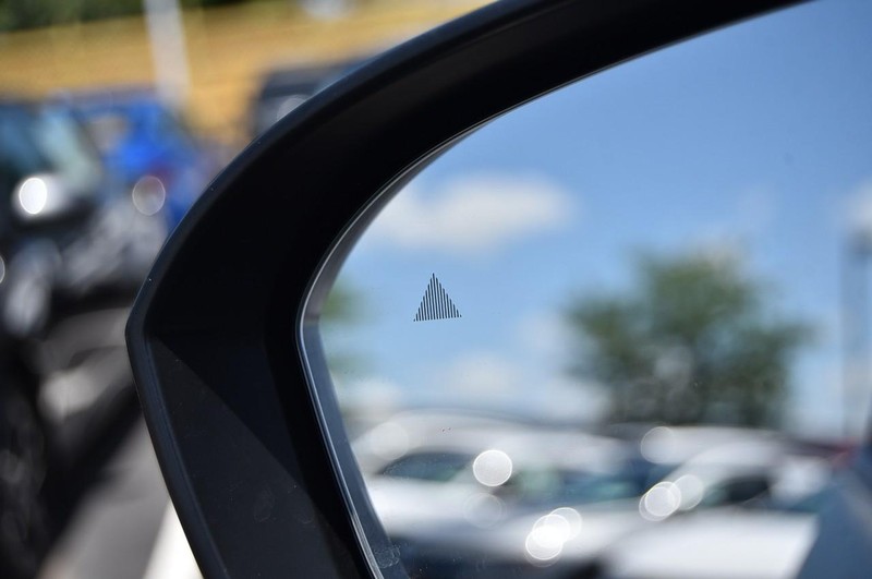 Nissan Rogue Vehicle Image 10