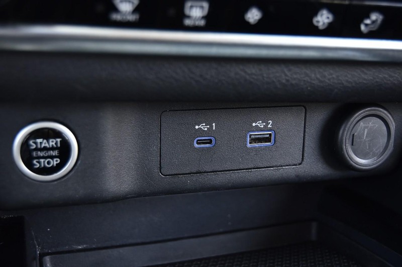 Nissan Rogue Vehicle Image 16