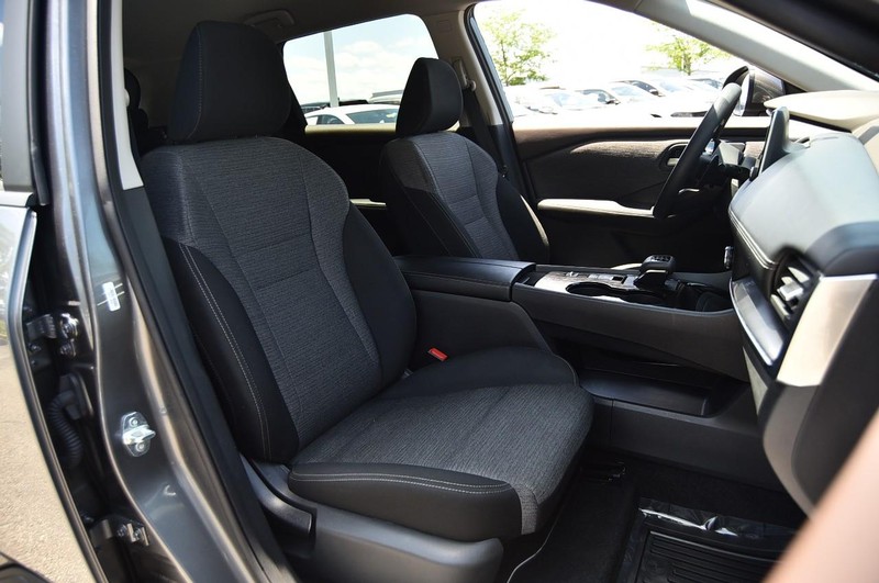Nissan Rogue Vehicle Image 20