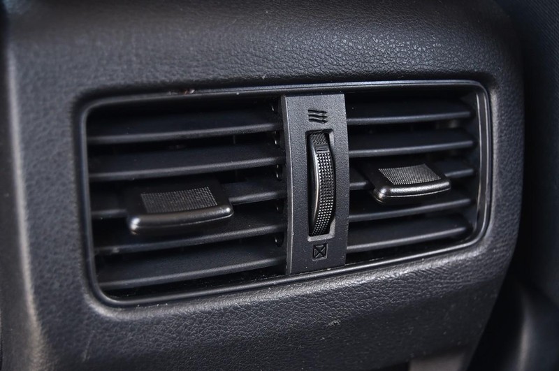 Nissan Rogue Vehicle Image 22