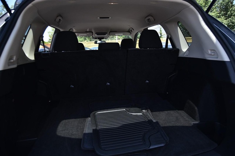 Nissan Rogue Vehicle Image 24