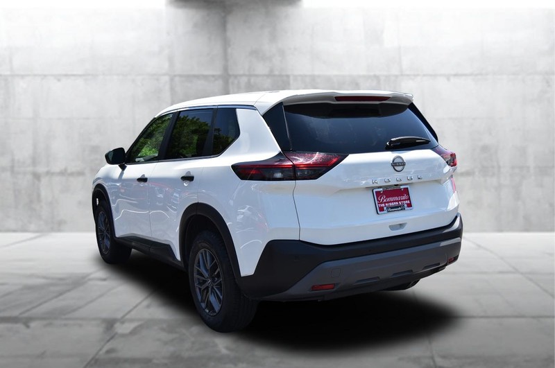 Nissan Rogue Vehicle Image 07