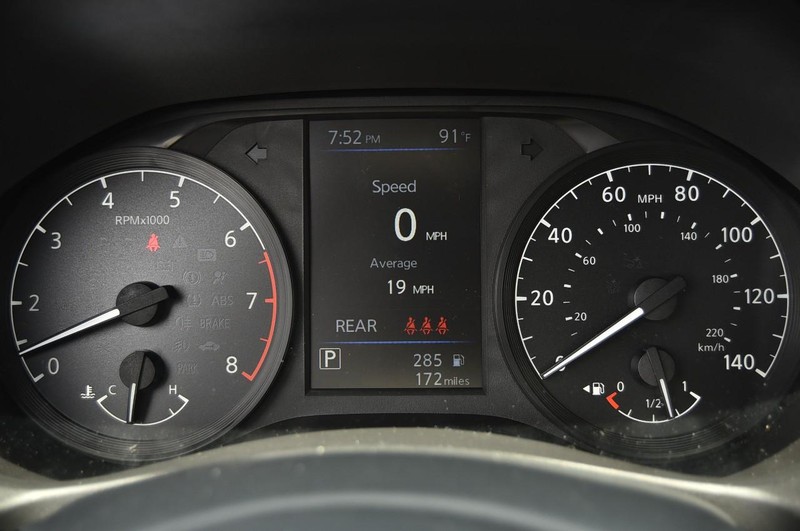 Nissan Altima Vehicle Image 12