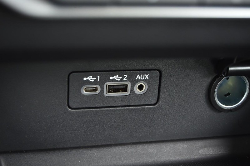 Nissan Altima Vehicle Image 16
