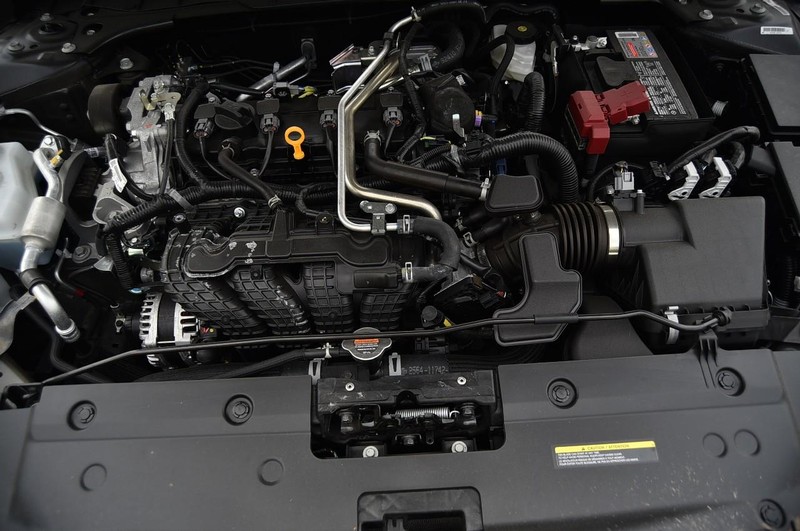 Nissan Altima Vehicle Image 23