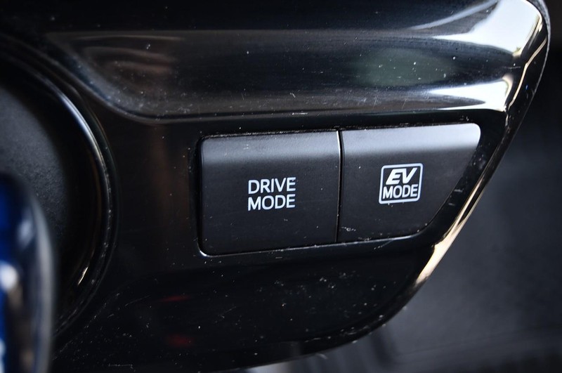 Toyota Prius Vehicle Image 18