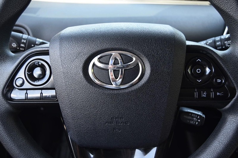 Toyota Prius Vehicle Image 20