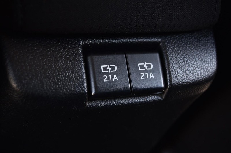 Toyota Prius Vehicle Image 24