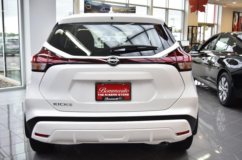 Nissan Kicks Play Vehicle Image 06