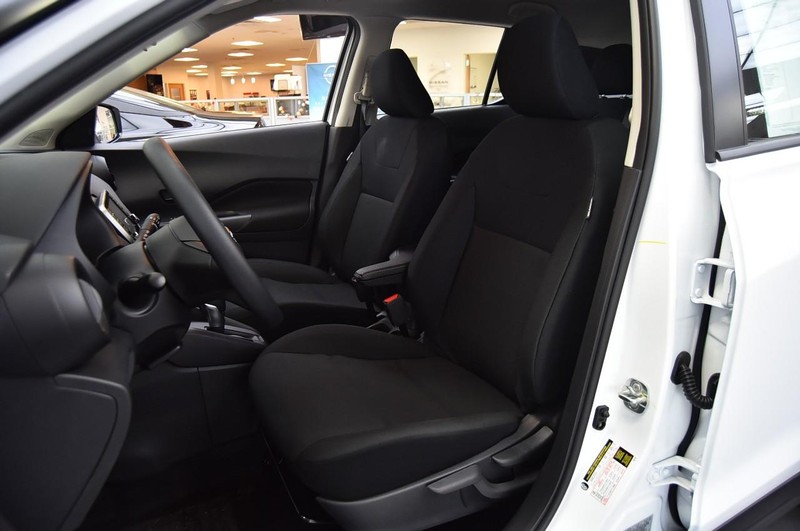 Nissan Kicks Play Vehicle Image 07