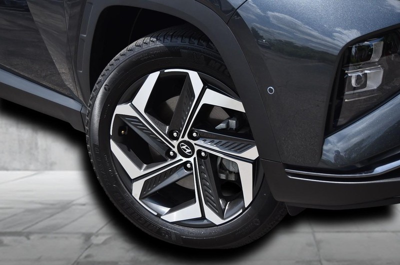 Hyundai Tucson Vehicle Image 03