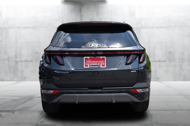 Hyundai Tucson Vehicle Image 06