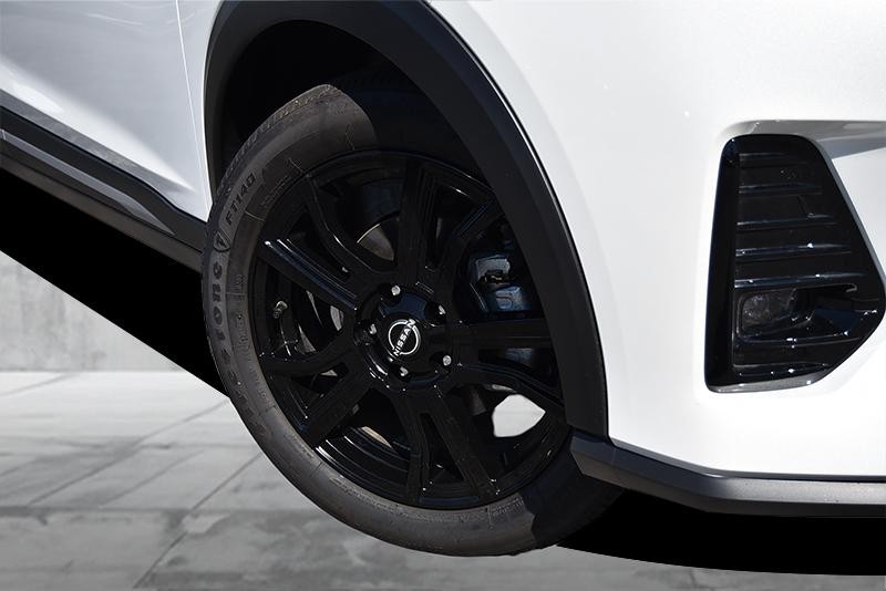 Nissan Kicks Vehicle Image 03