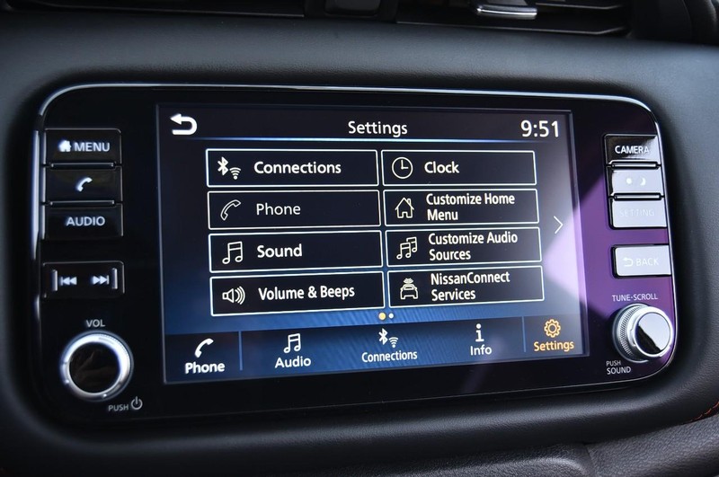 Nissan Kicks Vehicle Image 14