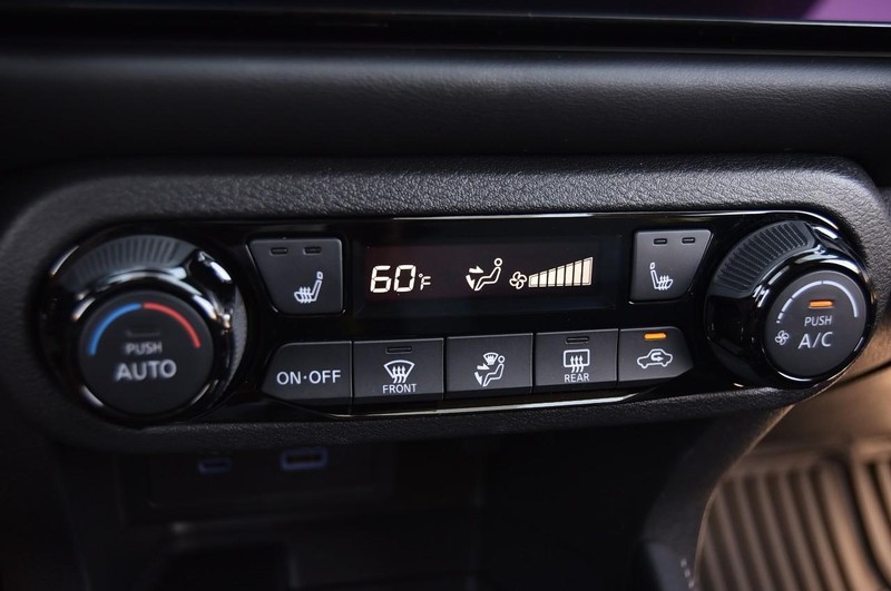 Nissan Kicks Vehicle Image 15