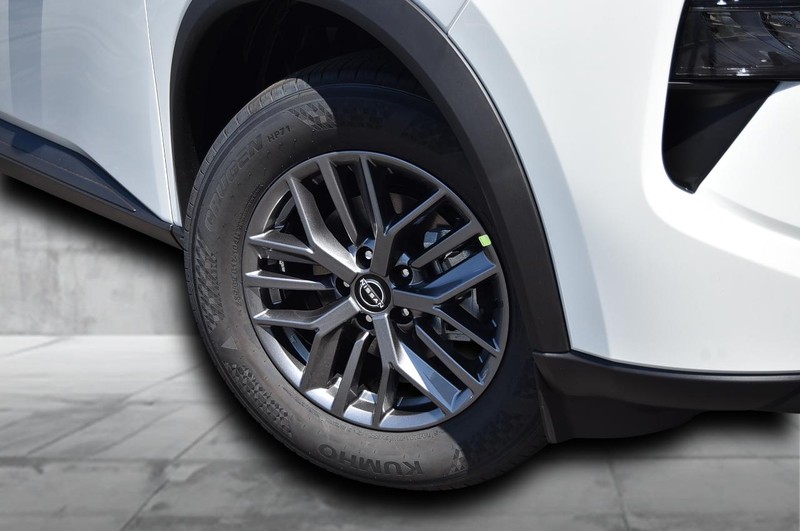 Nissan Rogue Vehicle Image 03