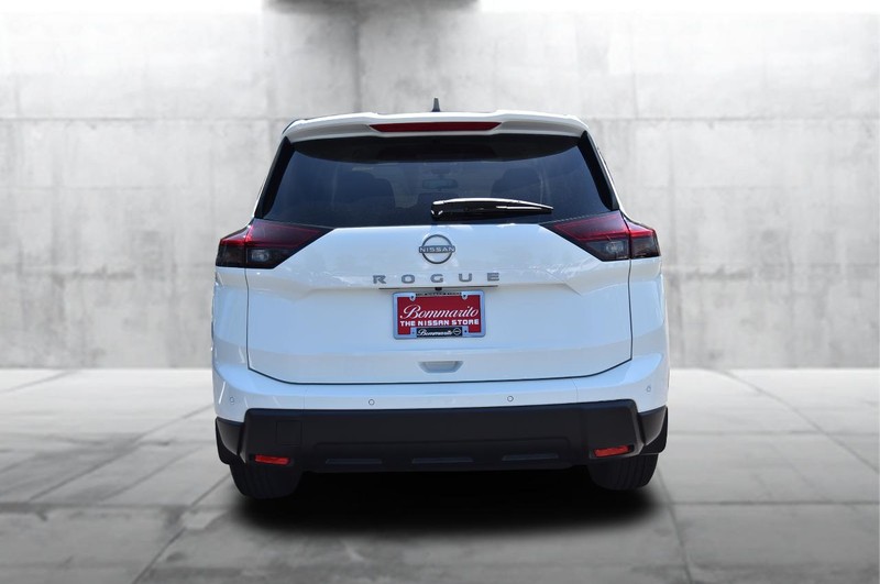 Nissan Rogue Vehicle Image 06