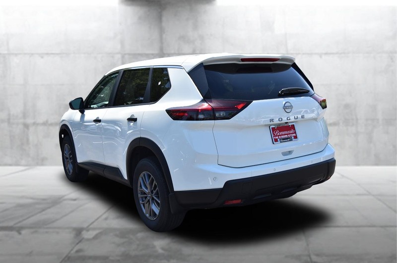 Nissan Rogue Vehicle Image 07