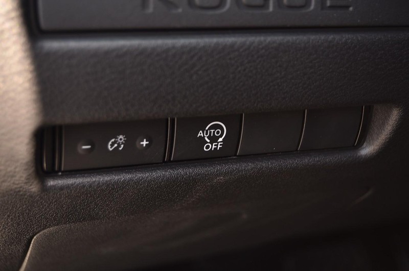 Nissan Rogue Vehicle Image 11