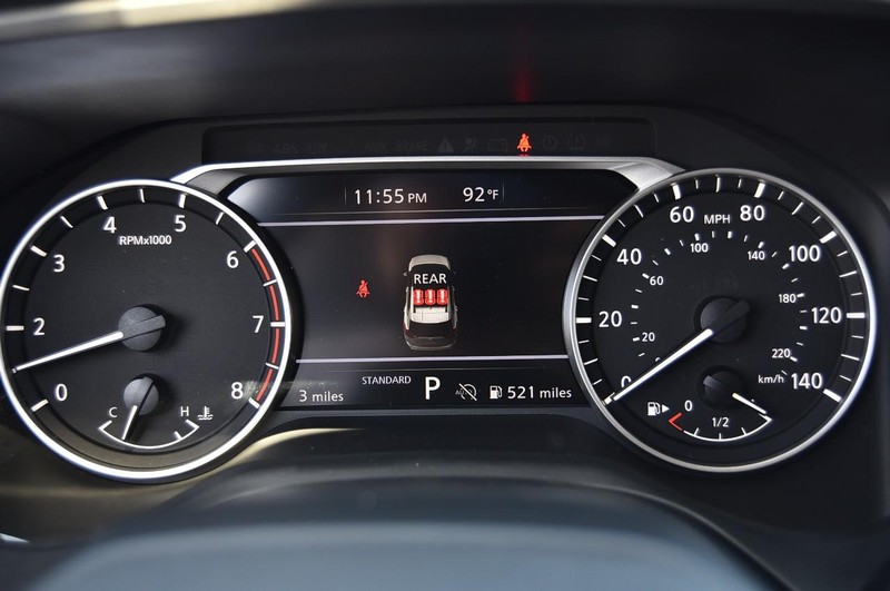 Nissan Rogue Vehicle Image 12