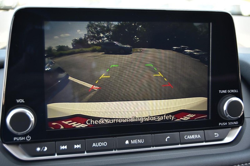 Nissan Rogue Vehicle Image 13