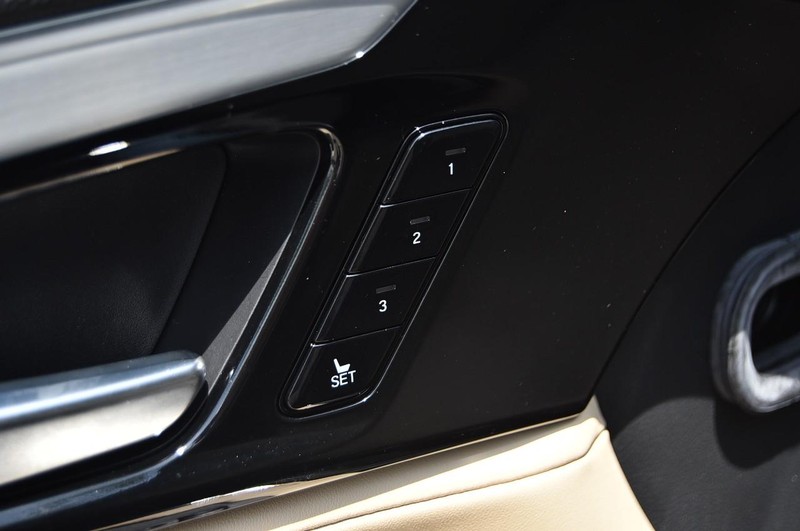Acura MDX Vehicle Image 11