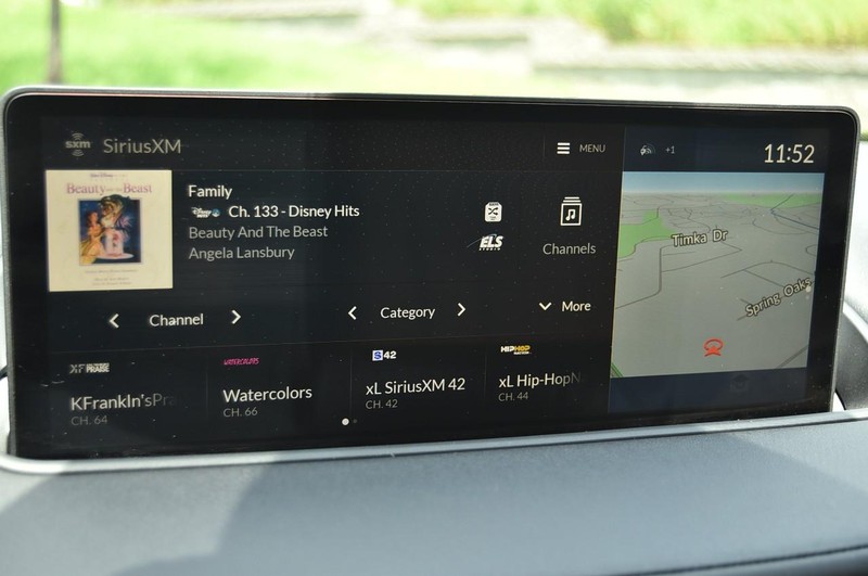 Acura MDX Vehicle Image 16
