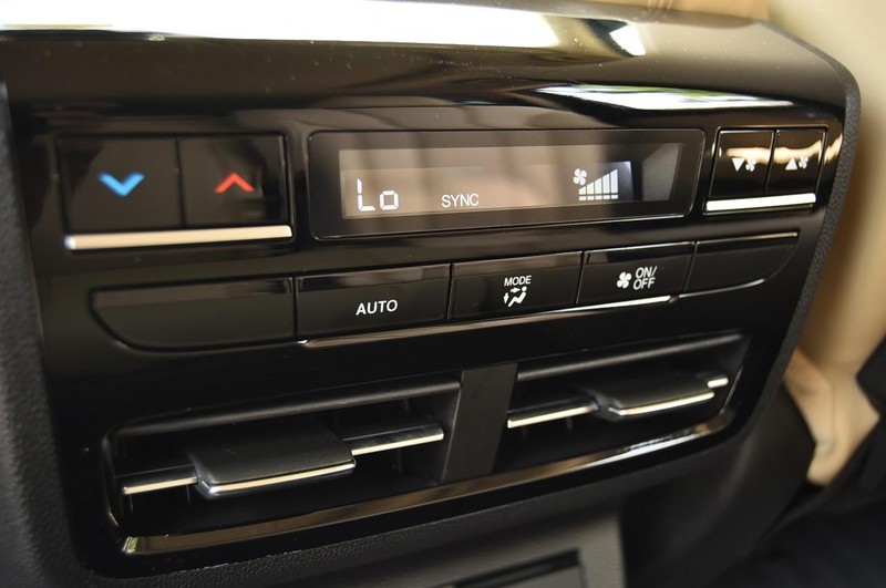 Acura MDX Vehicle Image 28