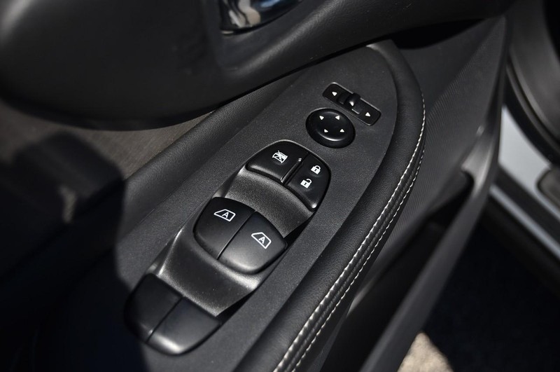 Nissan Murano Vehicle Image 09
