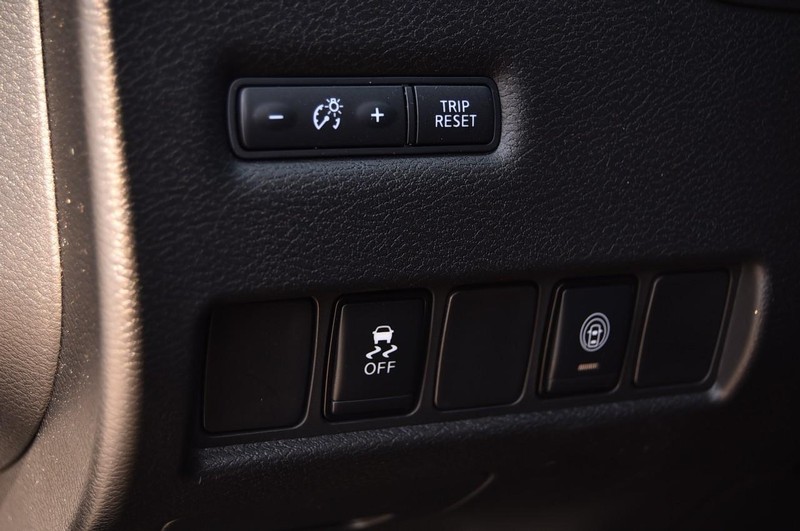 Nissan Murano Vehicle Image 12