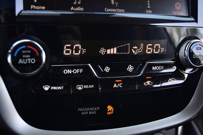 Nissan Murano Vehicle Image 16