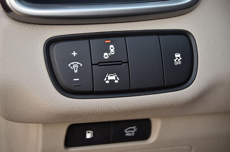 Kia Sorento Vehicle Image 11