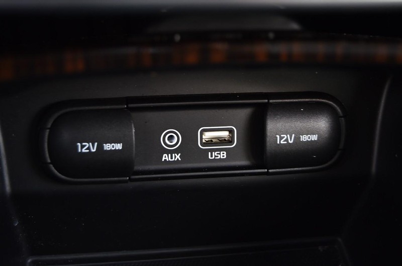 Kia Sorento Vehicle Image 16