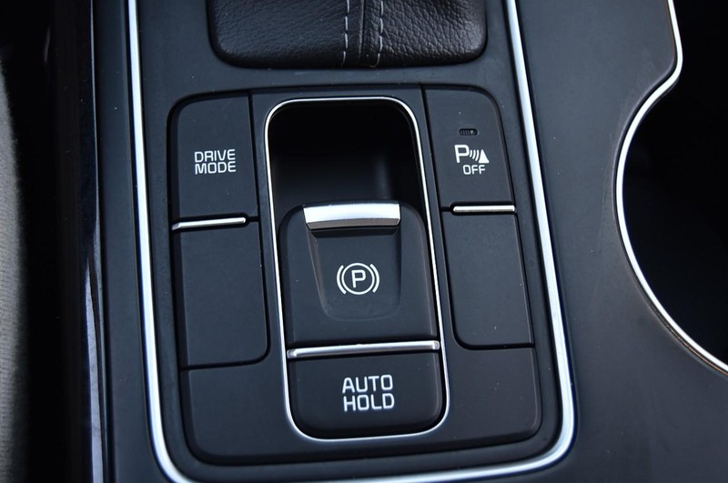 Kia Sorento Vehicle Image 17