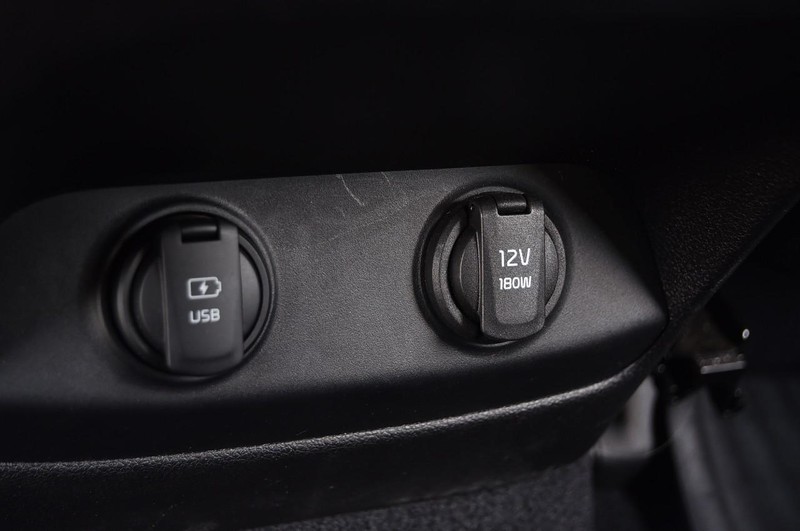 Kia Sorento Vehicle Image 24