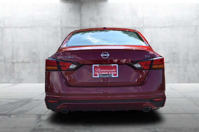 Nissan Altima Vehicle Image 06