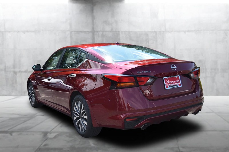 Nissan Altima Vehicle Image 07