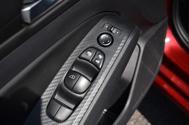 Nissan Altima Vehicle Image 09