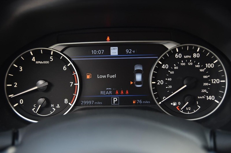 Nissan Altima Vehicle Image 12