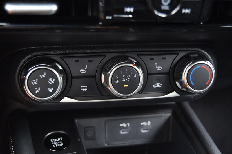 Nissan Kicks Vehicle Image 15