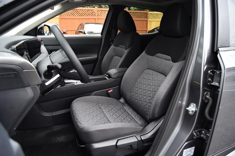 Nissan Kicks Vehicle Image 20