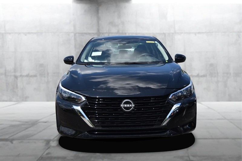 Nissan Sentra Vehicle Image 04