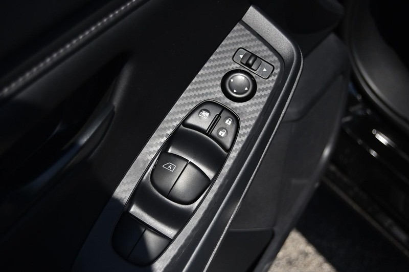Nissan Sentra Vehicle Image 09