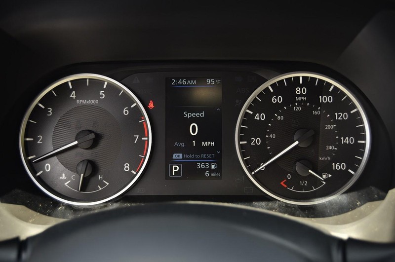 Nissan Sentra Vehicle Image 12