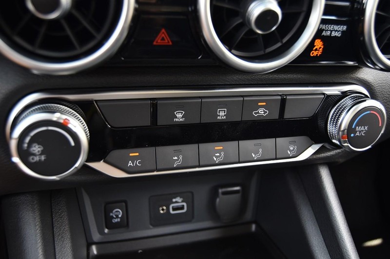 Nissan Sentra Vehicle Image 15